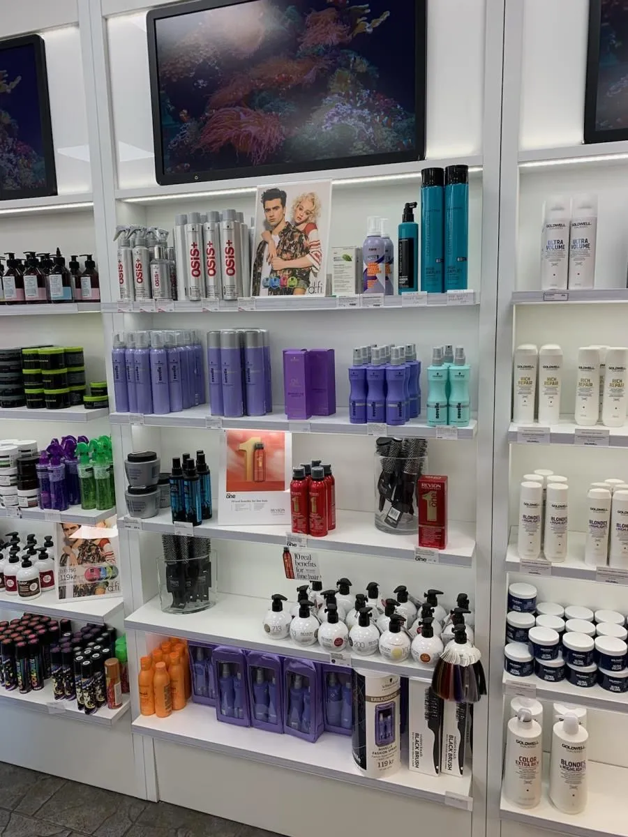 Företag 3 bild ART STUDIO SALONG - FRISÖR ROTEBRO