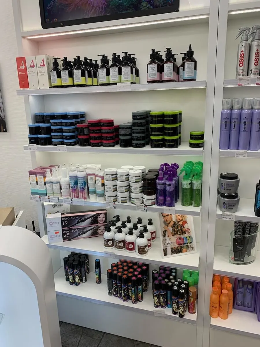 Företag 7 bild ART STUDIO SALONG - FRISÖR ROTEBRO