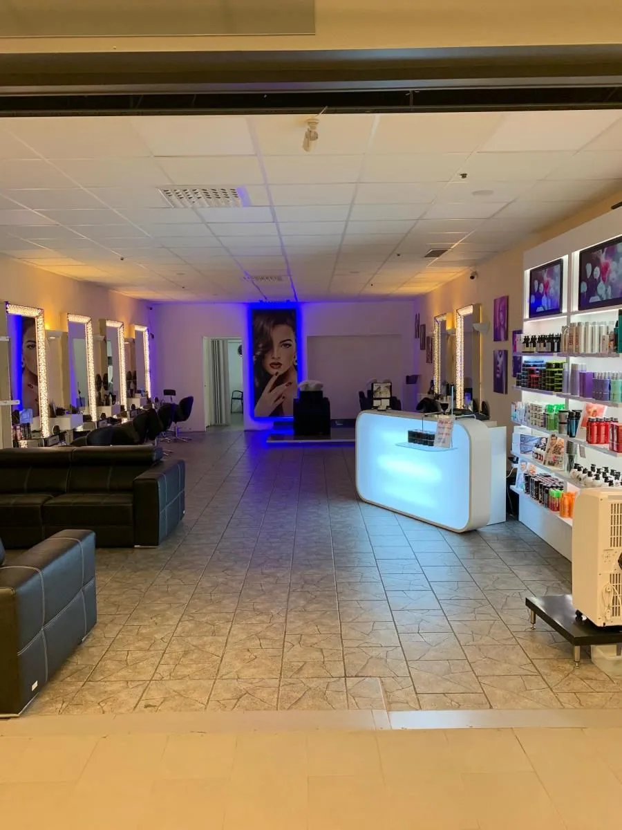 Företag 11 bild ART STUDIO SALONG - FRISÖR ROTEBRO